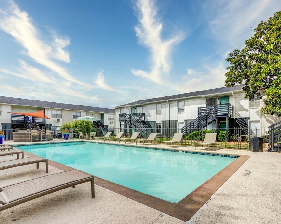 The Wick in College Station, TX - Building Photo
