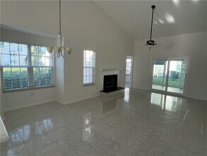 1950 Westminster Cir, Unit 7 in Vero Beach, FL - Building Photo - Building Photo