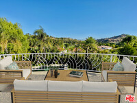 24921 Palmilla Dr in Calabasas, CA - Foto de edificio - Building Photo