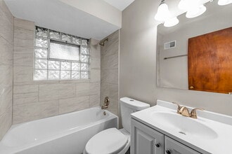 9986 Northampton Dr in St. Louis, MO - Building Photo - Building Photo