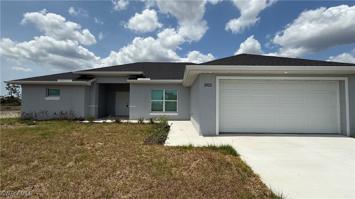 1911 NE 38th Terrace in Cape Coral, FL - Building Photo