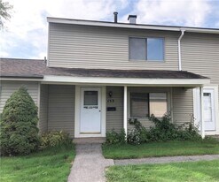 153 Windsorshire Dr in Rochester, NY - Building Photo