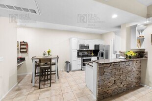 41410 Juniper St in Murrieta, CA - Building Photo