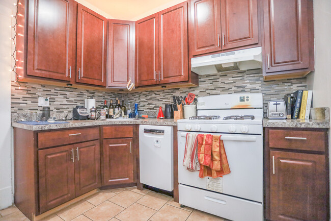 448 W Arlington Pl-Unit -3 in Chicago, IL - Building Photo - Building Photo