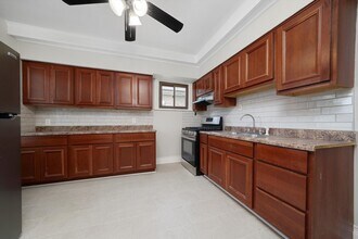 1445 E 83rd St in Chicago, IL - Building Photo - Building Photo