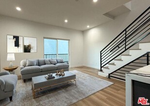 5340 Denny Ave in Los Angeles, CA - Building Photo - Building Photo