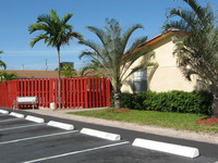 301 NW 35th Ct in Pompano Beach, FL - Building Photo - Building Photo