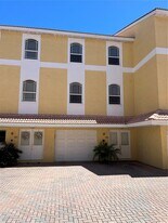 11595 Gulf Blvd in Treasure Island, FL - Building Photo