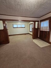 2400 S Henry St in Sioux City, IA - Building Photo - Building Photo