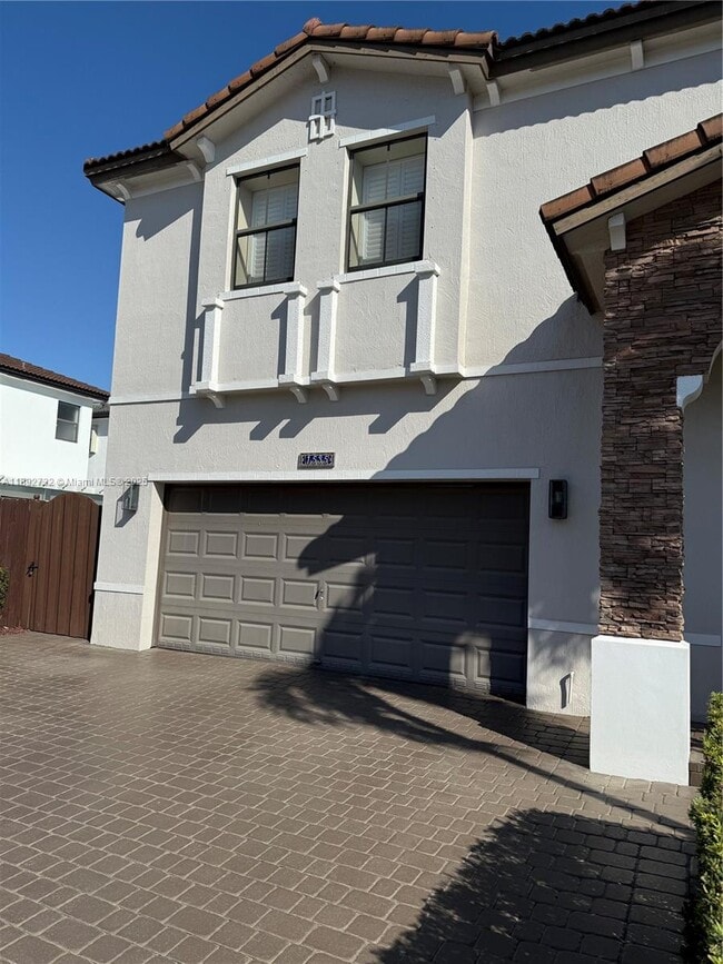 1535 SW 145th Ave in Miami, FL - Building Photo - Building Photo