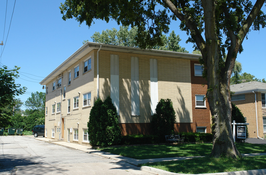 1411 Cossitt Ave in La Grange, IL - Foto de edificio