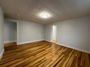 144 Union St, Unit 3 in Everett, MA - Foto de edificio - Building Photo