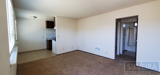 316 E Bunny Ave in Santa Maria, CA - Building Photo - Building Photo