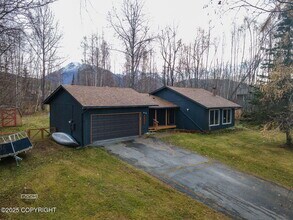 22355 Whispering Birch Dr in Anchorage, AK - Building Photo - Building Photo