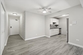 144 E Bailey Rd in Naperville, IL - Building Photo - Building Photo