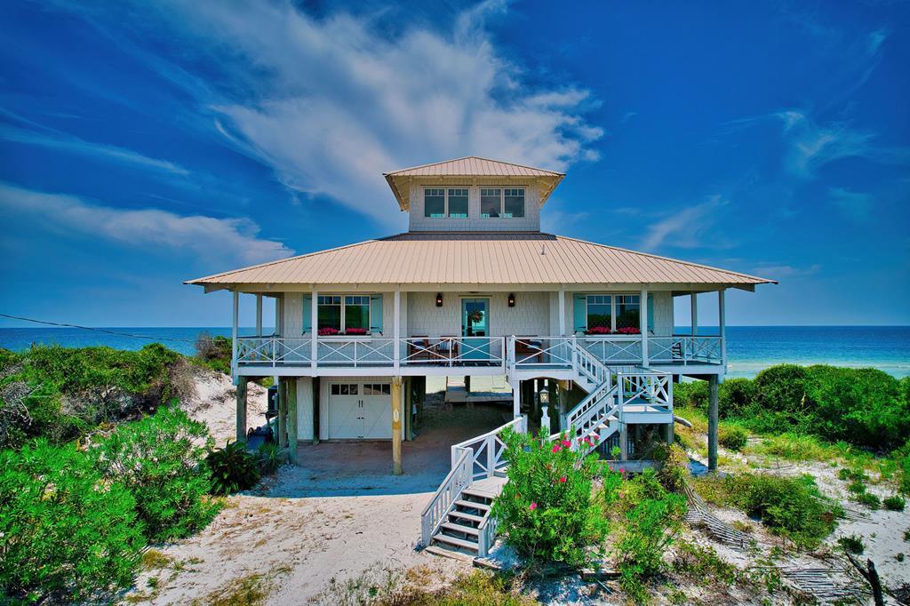 850 Gulf Shore Dr in Carrabelle, FL - Building Photo