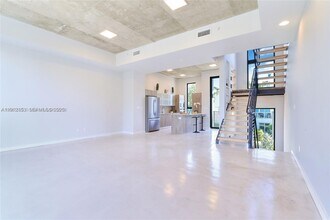 645 NE 4th Ave in Fort Lauderdale, FL - Building Photo - Building Photo