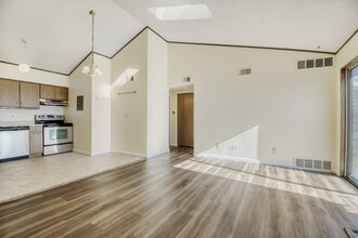 8813 Colorado Blvd in Thornton, CO - Foto de edificio - Building Photo