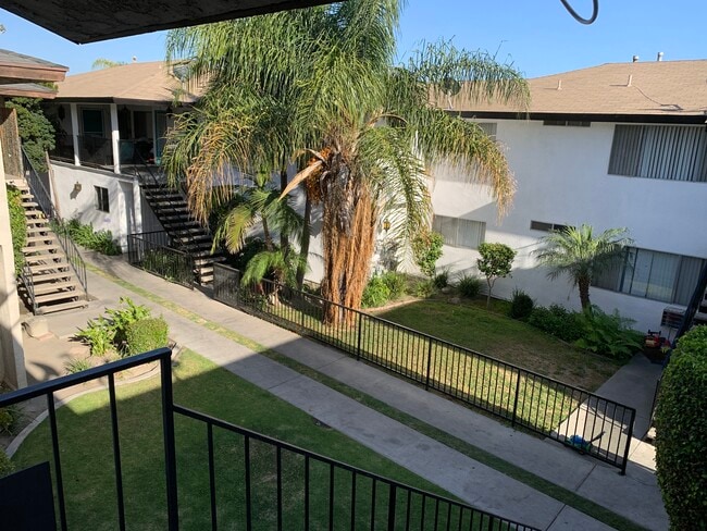 11644 Bellflower Blvd, Unit C