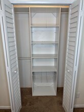 8229 Frost St N in Jacksonville, FL - Foto de edificio - Building Photo