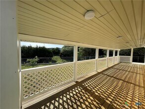 1375 Canyon Trce in Canyon Lake, TX - Building Photo - Building Photo