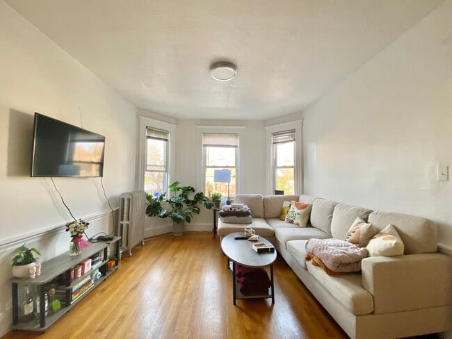 41 Atkins St, Unit 6 in Boston, MA - Building Photo - Building Photo
