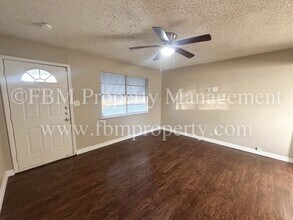 1312 N Shawnee St in Ennis, TX - Building Photo - Building Photo