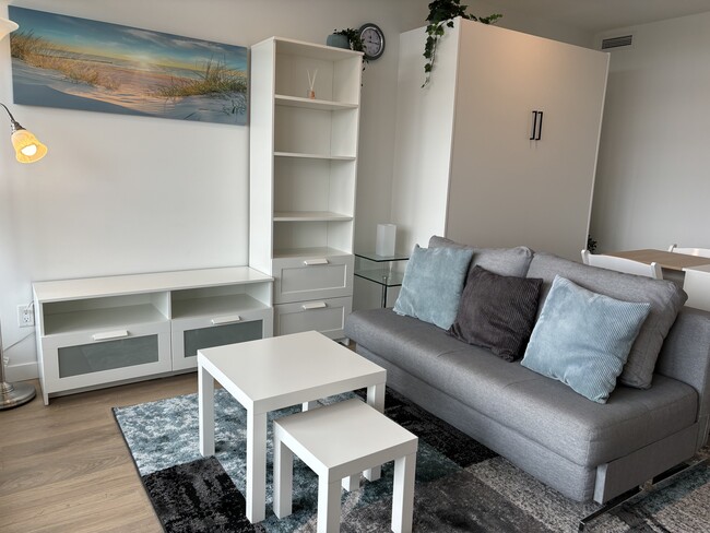 13685 102 Av in Surrey, BC - Building Photo - Building Photo