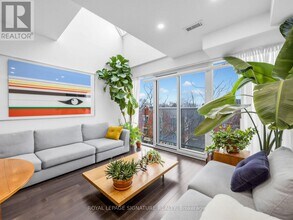 1636 Dundas St W in Toronto, ON - Building Photo - Building Photo