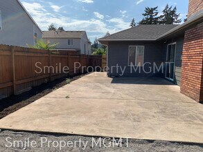 2835 SE 122nd Ave in Portland, OR - Building Photo - Building Photo