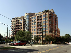 The Monroe at Virginia Square in Arlington, VA - Foto de edificio - Building Photo