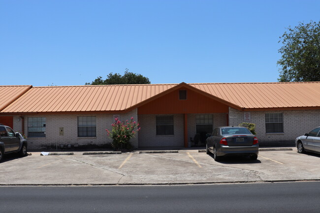 800 S Fir St in Pharr, TX - Building Photo - Building Photo