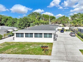 12400 NE 11th Ct in North Miami, FL - Building Photo