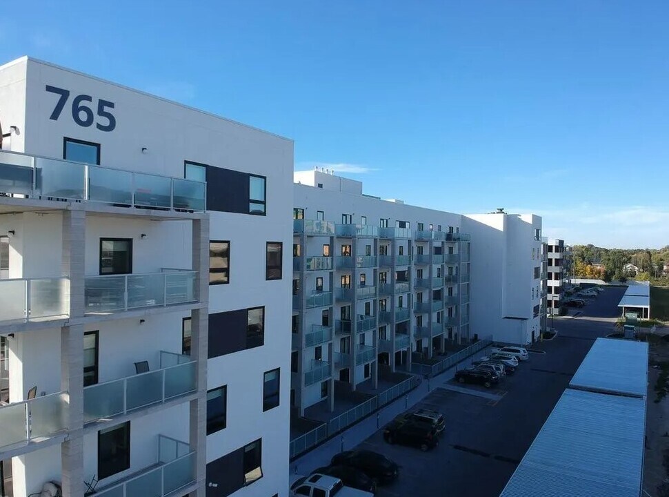 The Ascot in Winnipeg, MB - Building Photo