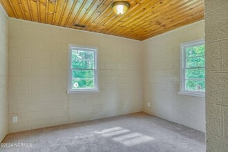 705 Riggs Rd in Hubert, NC - Building Photo - Building Photo