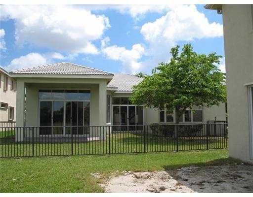 3131 Hartridge Terrace in Wellington, FL - Building Photo - Building Photo