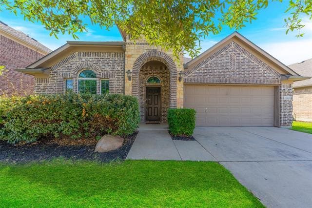 property at 2945 Mandalay Dr