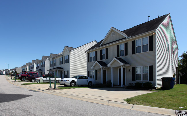 Blackwolf Run at Hedingham in Raleigh, NC - Building Photo - Building Photo