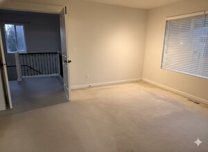 3528 230th Place Southeast in Bothell, WA - Foto de edificio - Building Photo