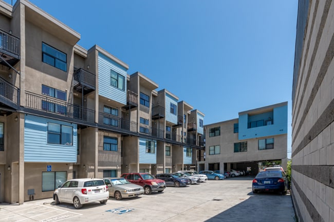 1130 65th St in Oakland, CA - Building Photo - Building Photo