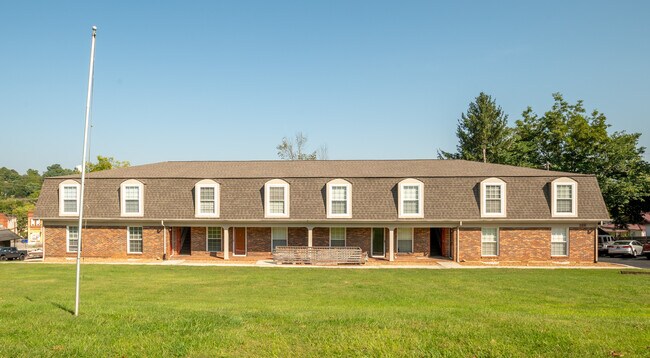 128 E Old Andrew Johnson Hwy