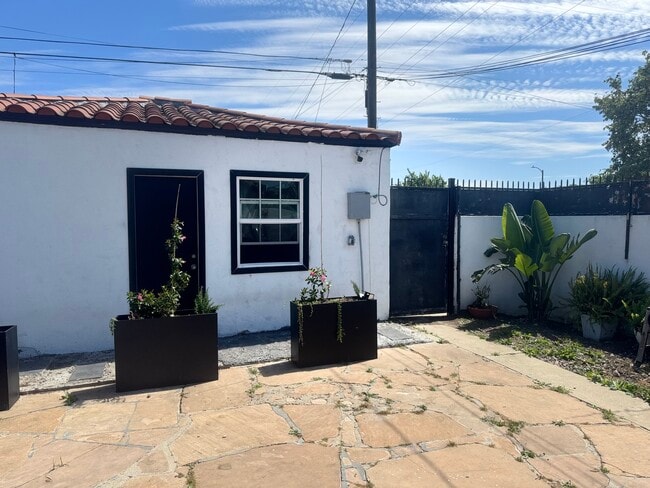 9650 S Harvard Blvd, Unit Studio