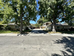 472 Waverley St in Menlo Park, CA - Building Photo - Building Photo