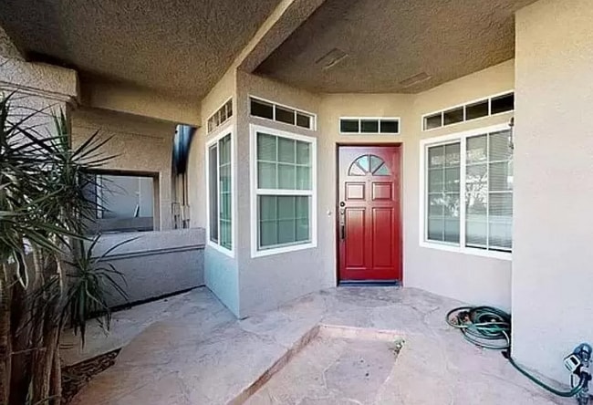 property at 25 Leonado