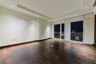 3750 S Las Vegas Blvd in Las Vegas, NV - Building Photo - Building Photo