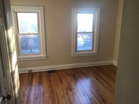 341 E Louther St in Carlisle, PA - Building Photo