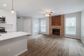 10616 Mellow Meadow Dr in Austin, TX - Foto de edificio - Building Photo