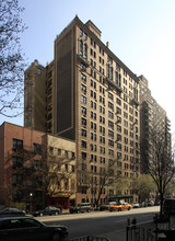 325 E 79th St in New York, NY - Building Photo - Building Photo