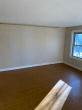 8 Wakefield Ave in Wakefield, MA - Building Photo - Building Photo