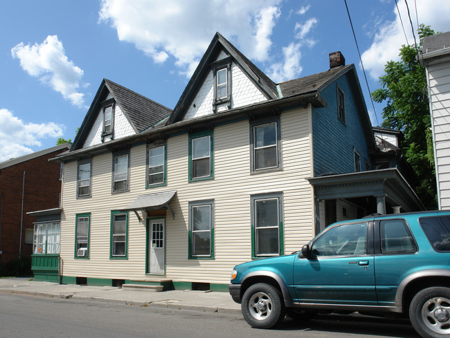 409 - 411 Mifflin St in Huntingdon, PA - Building Photo - Building Photo